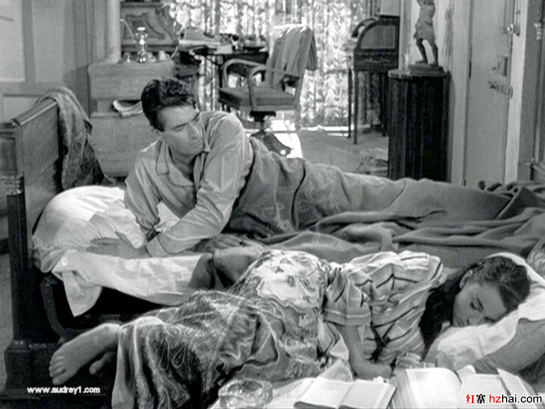 Audrey-Hepburn-Feet-161708.jpg