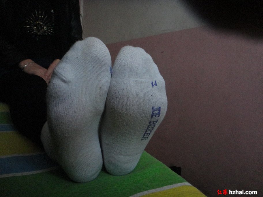 特重口味的东北姑娘美脚01.JPG