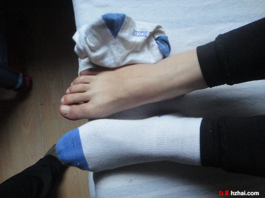 特重口味的东北姑娘美脚41.JPG