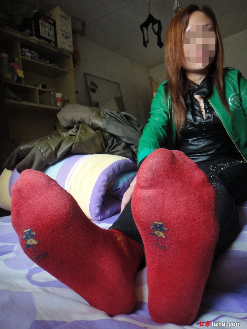 诱人的熟妇红棉袜02.JPG