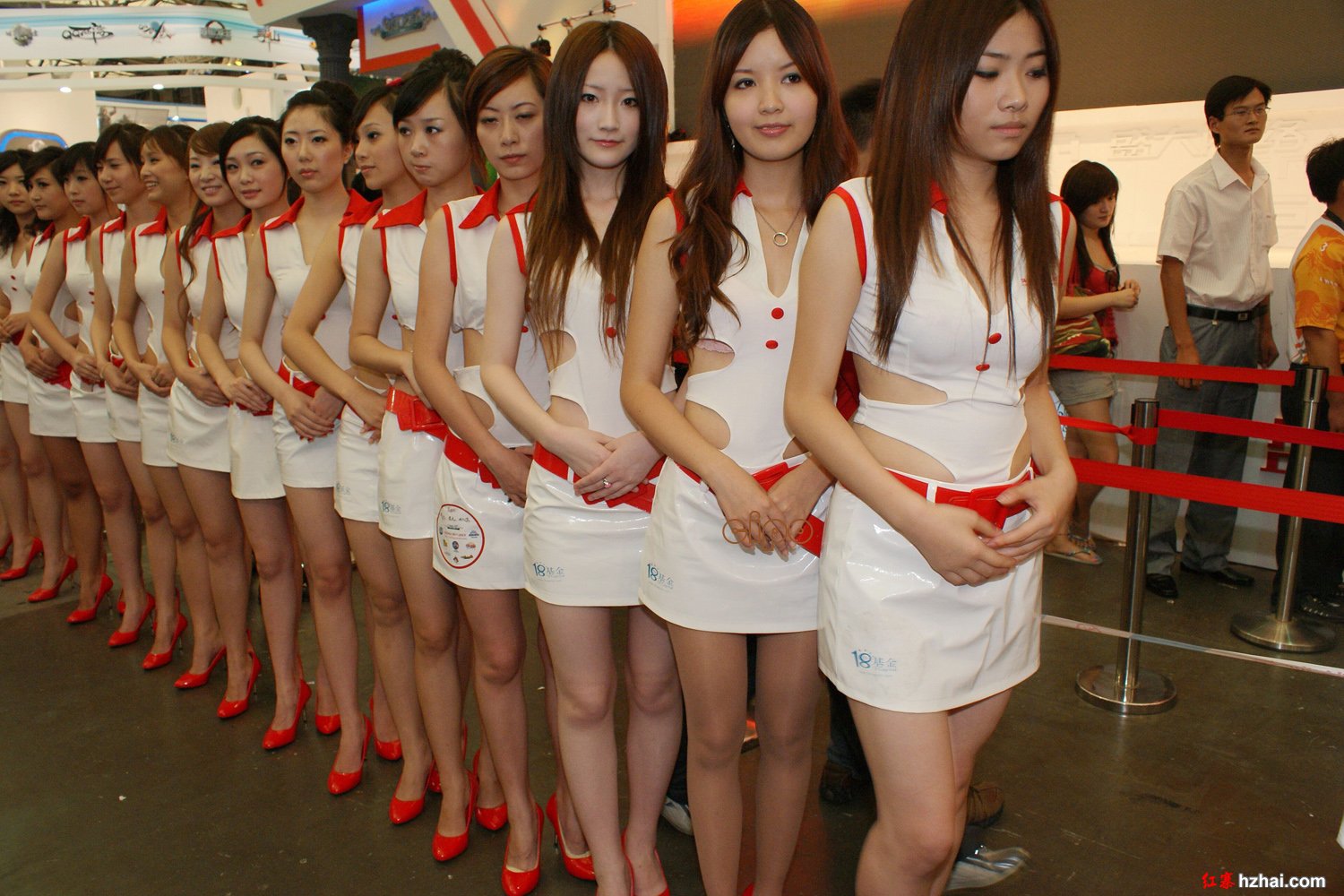 多人桔红422676101.jpg