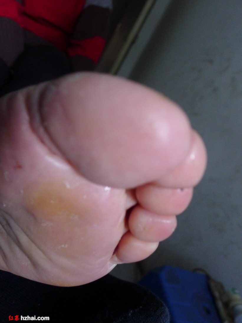 熟妇脚脚敬烟06.JPG