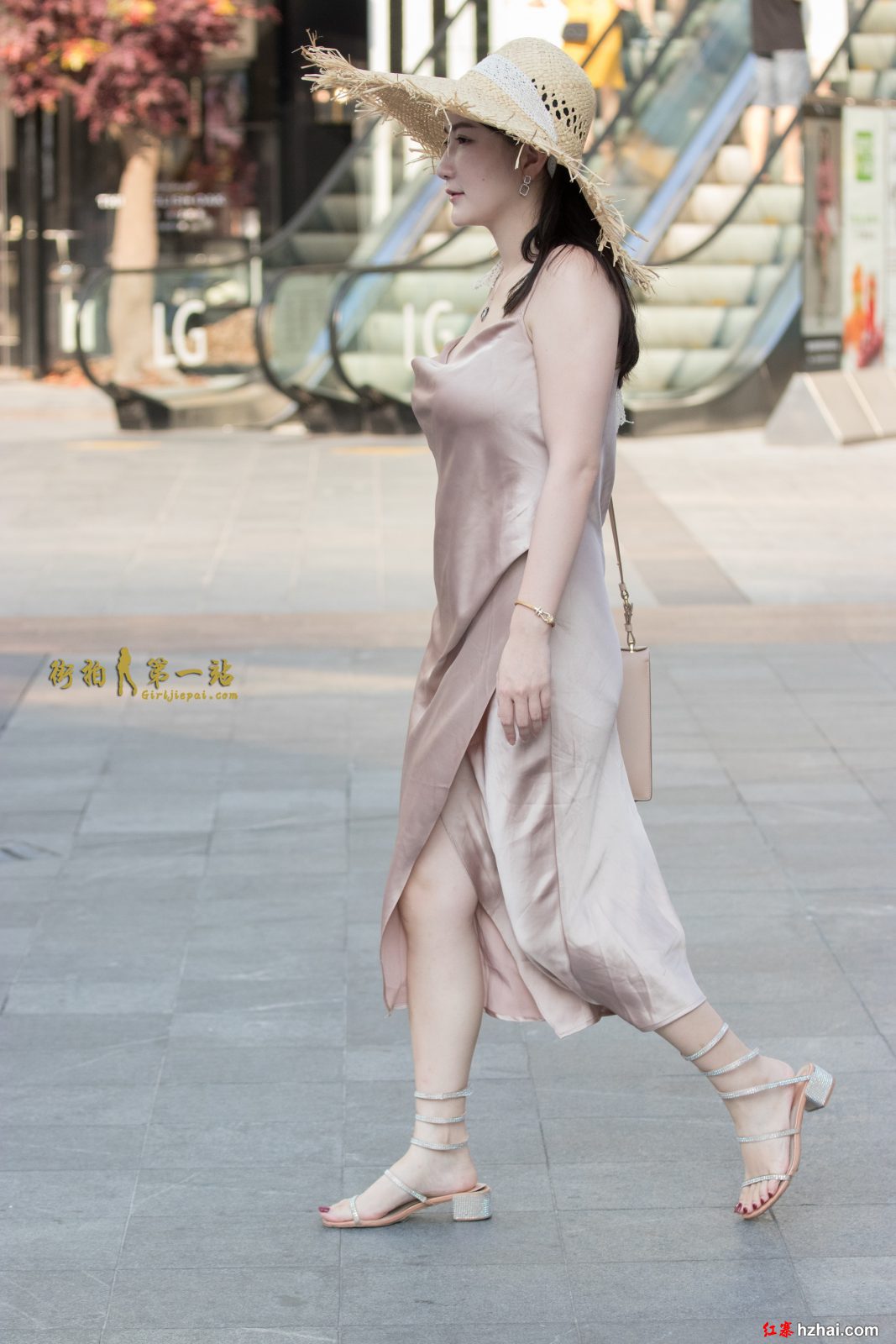 18091210391b6d830cb8b3cc09.jpg
